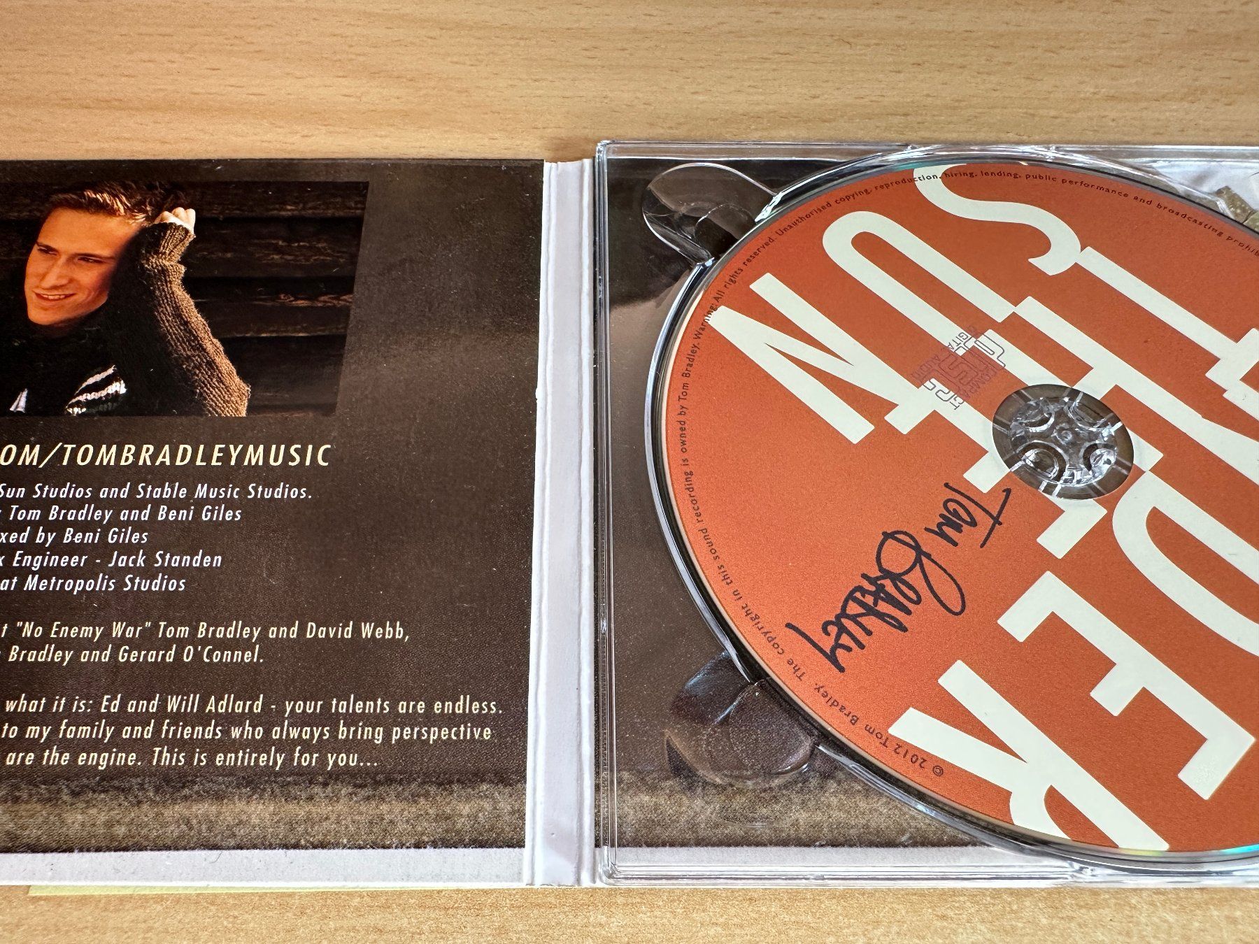CDs: Tom Bradley - Under The Sun – Gebraucht aus Rikon im Tösstal von Alpenmutz 2