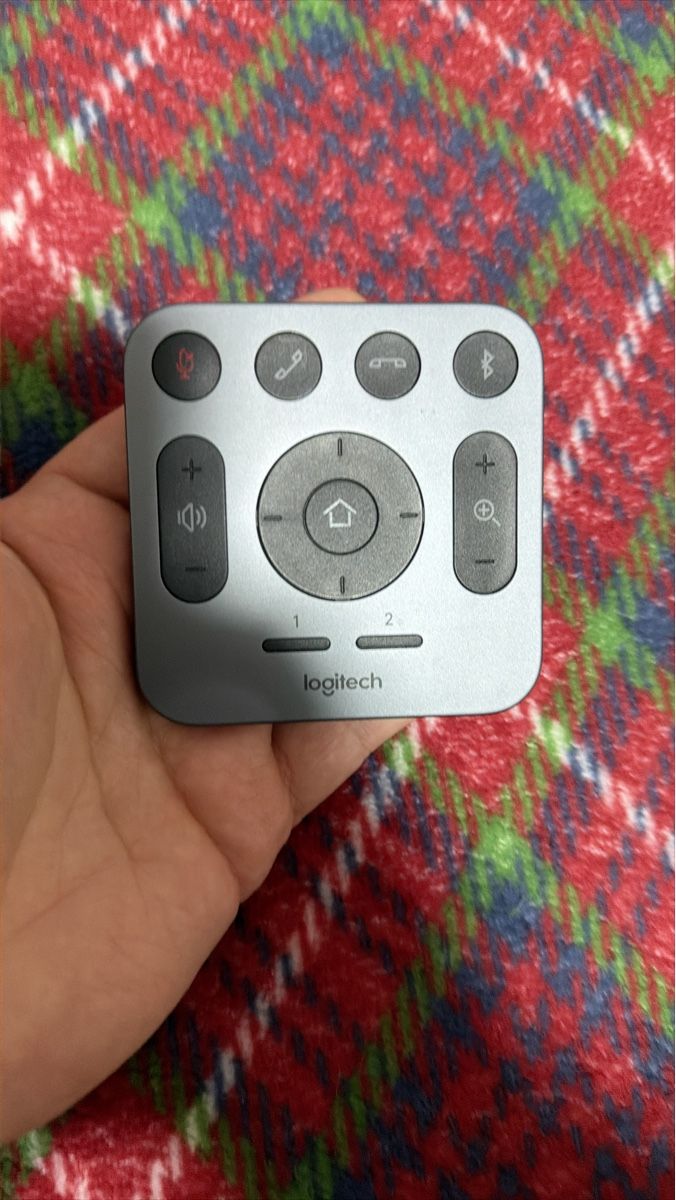 Logitech Telecomandi: Télécommande Logitech pour visioconférence - Pratique! – Usato da Châtel-St-Denis venduto da Jorge850