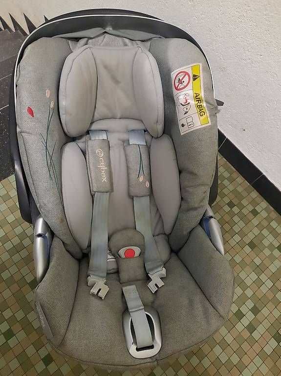 Sièges auto: Babysitz Auto – D'occasion à Zürich par bwn