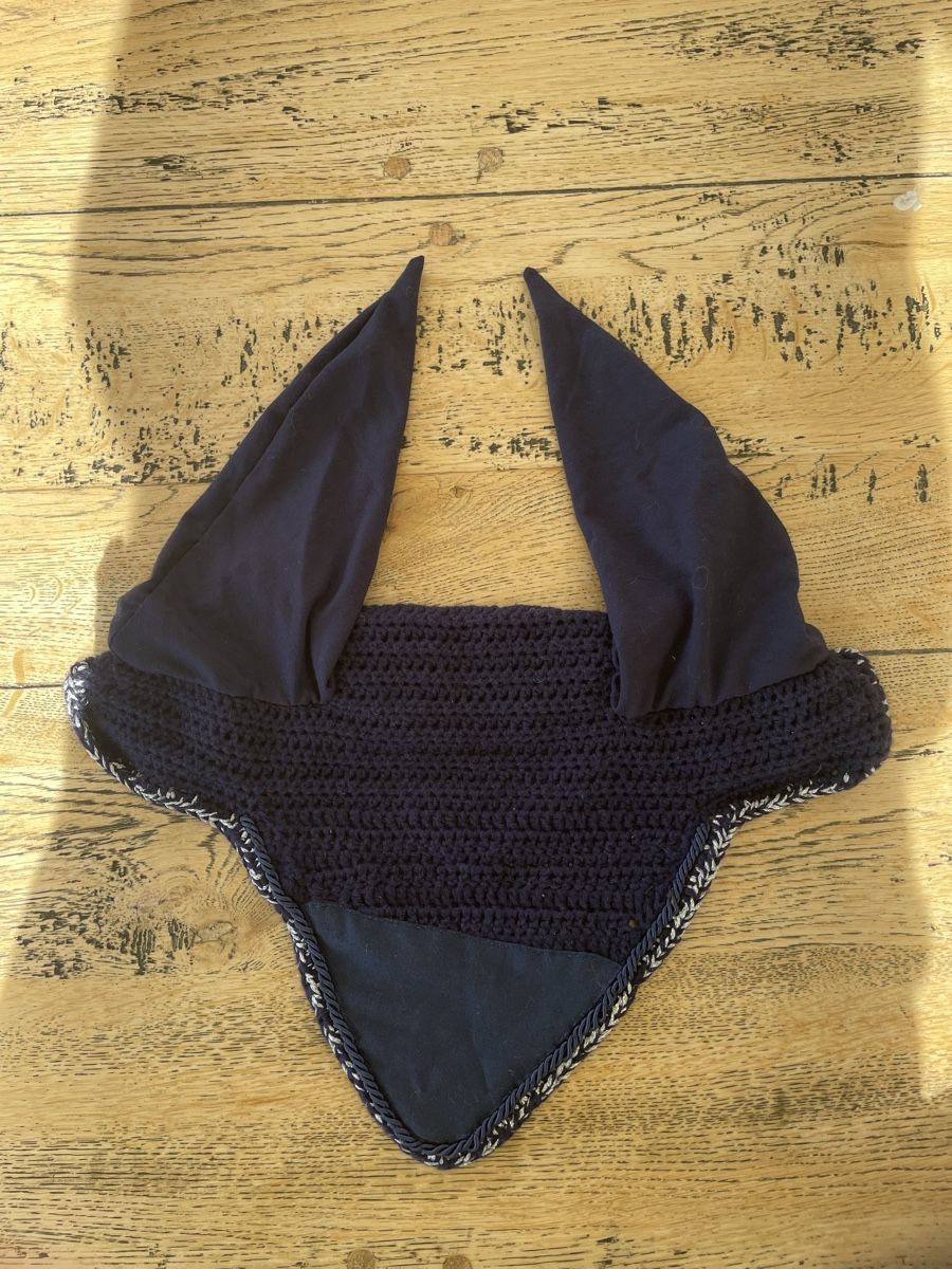 Brides, licols: Bonnet 🐴 – Neuf avec emballage d'origine à Lavigny par Lea_9rxv