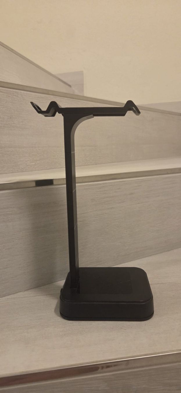 Altro in Decorazioni & Accessori: RGB Headset Stand – Usato da Trachslau venduto da ek40 3
