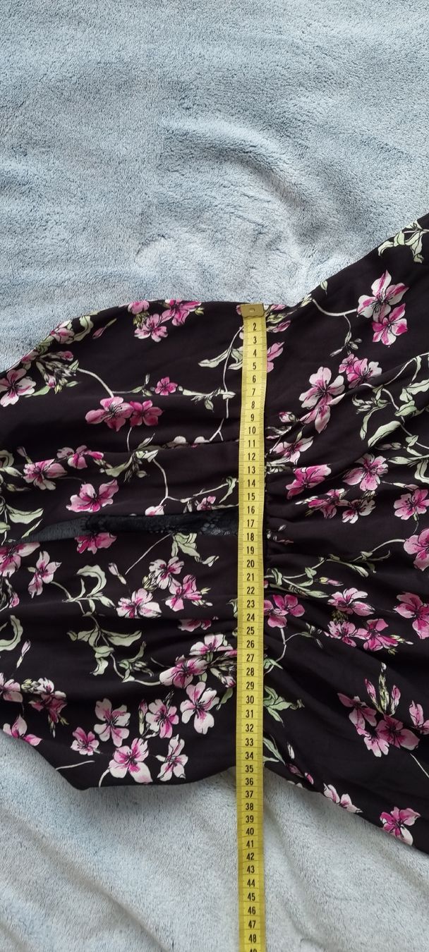 H&M Vestiti: Blumenkleid H&M, Gr. 38 – Usato da St Gallen venduto da vir_5kgt 5