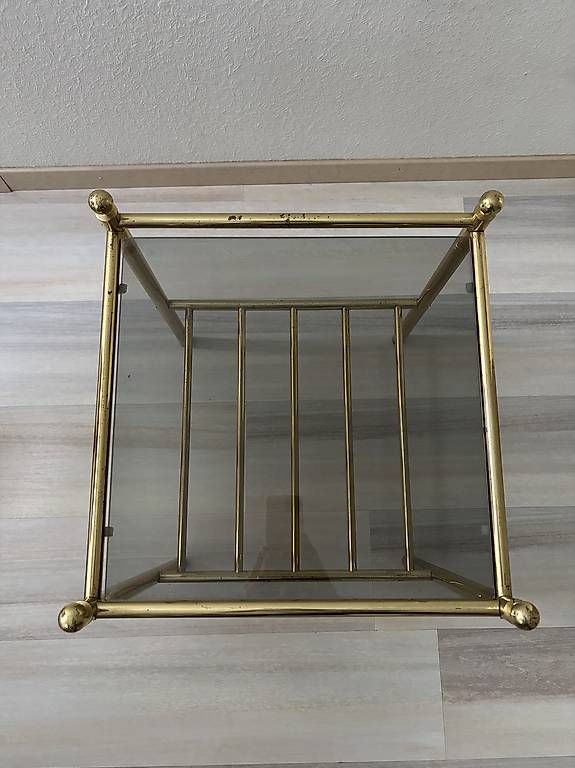 Tavoli: Goldener Beistelltisch mit Glasplatte – Usato da Oberengstringen venduto da exmex 3