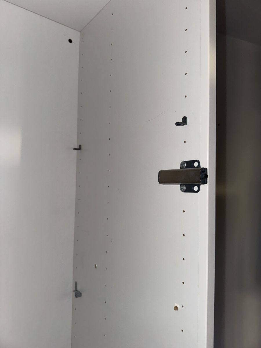 Armoires: Hoher Ikea Schrank – D'occasion à Dübendorf par Charly.lf 3