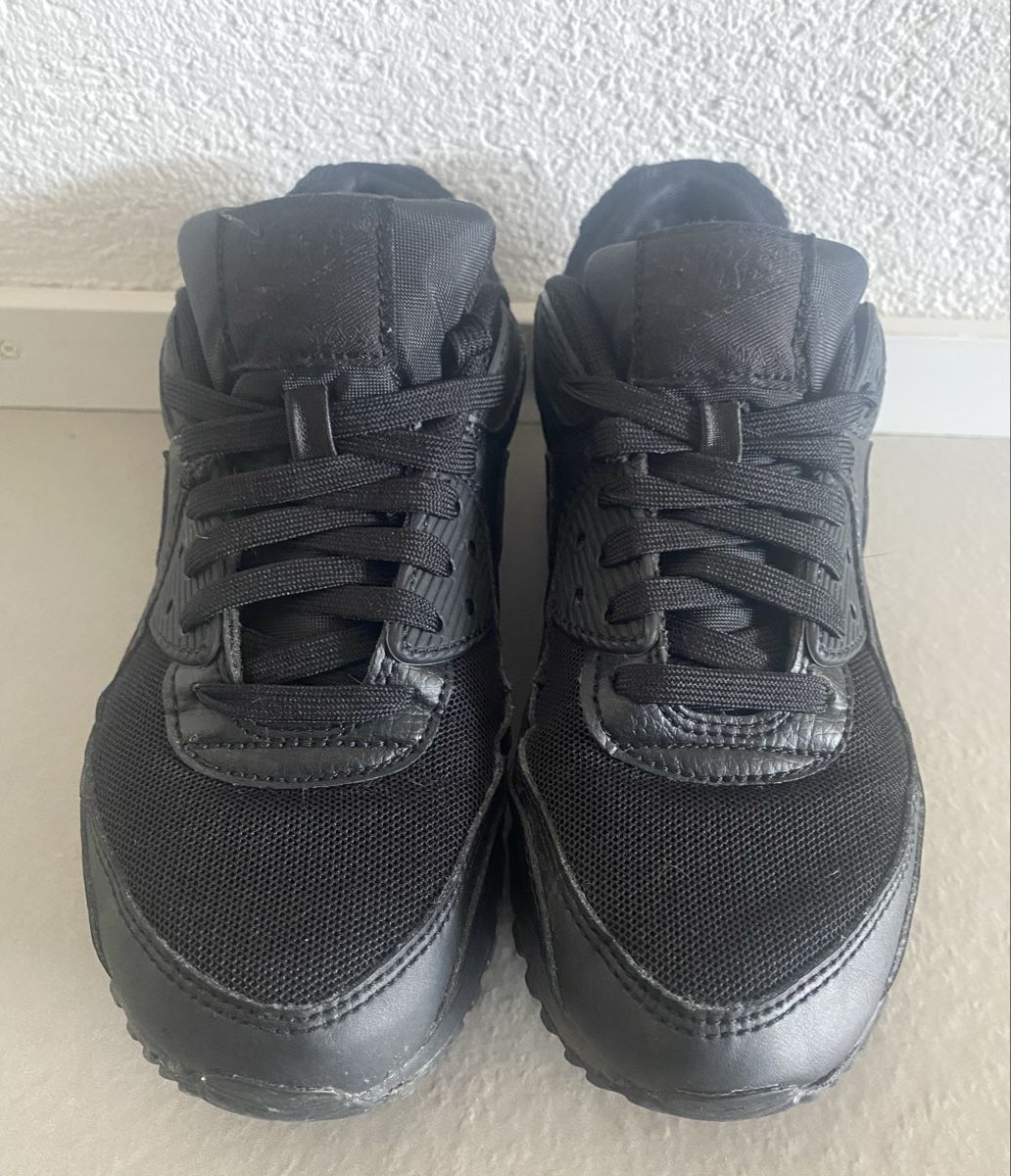 Nike Damenschuhe: Nike Air Max 90 Gr. 37,5 – Gebraucht aus Berg SG von Silversurfer 1