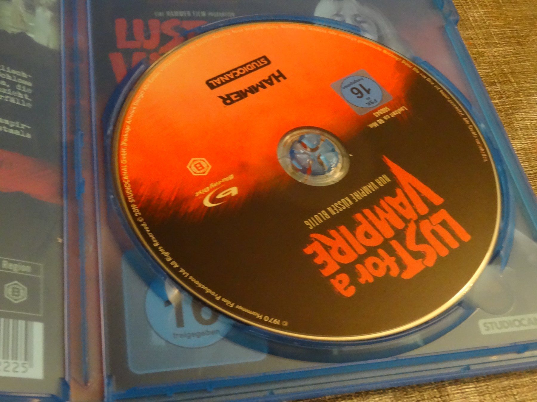 Alle DVDs: Blu-ray Lust for a Vampire – Gebraucht aus Olten von Disc-Verkauf 1