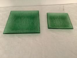 2 Grüne Glas Schalen