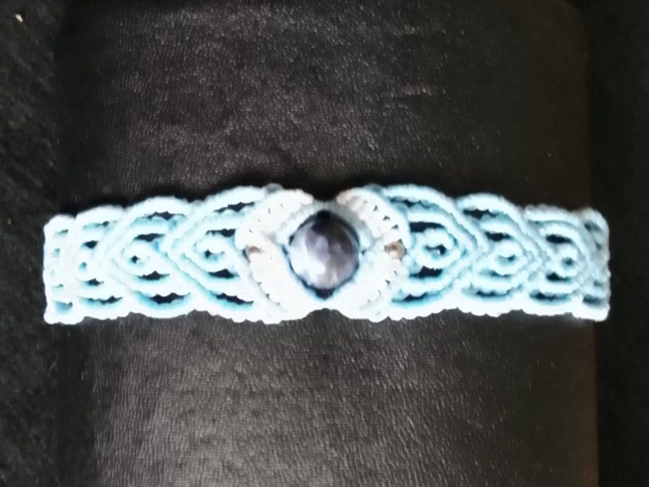 Bracciali & Braccialetti: handgemachtes Makramee Armband mit Sodalith – Nuovo (secondo la descrizione) da Pfäffikon ZH venduto da Emporos_42 1