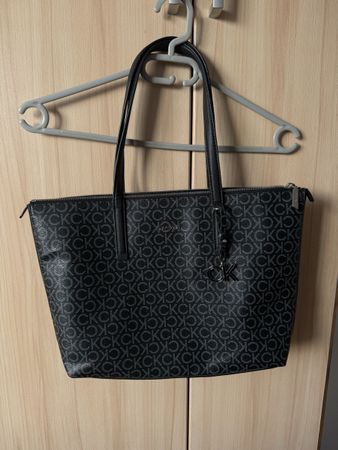 Sac cabas Calvin Klein noir monogramme état neuf