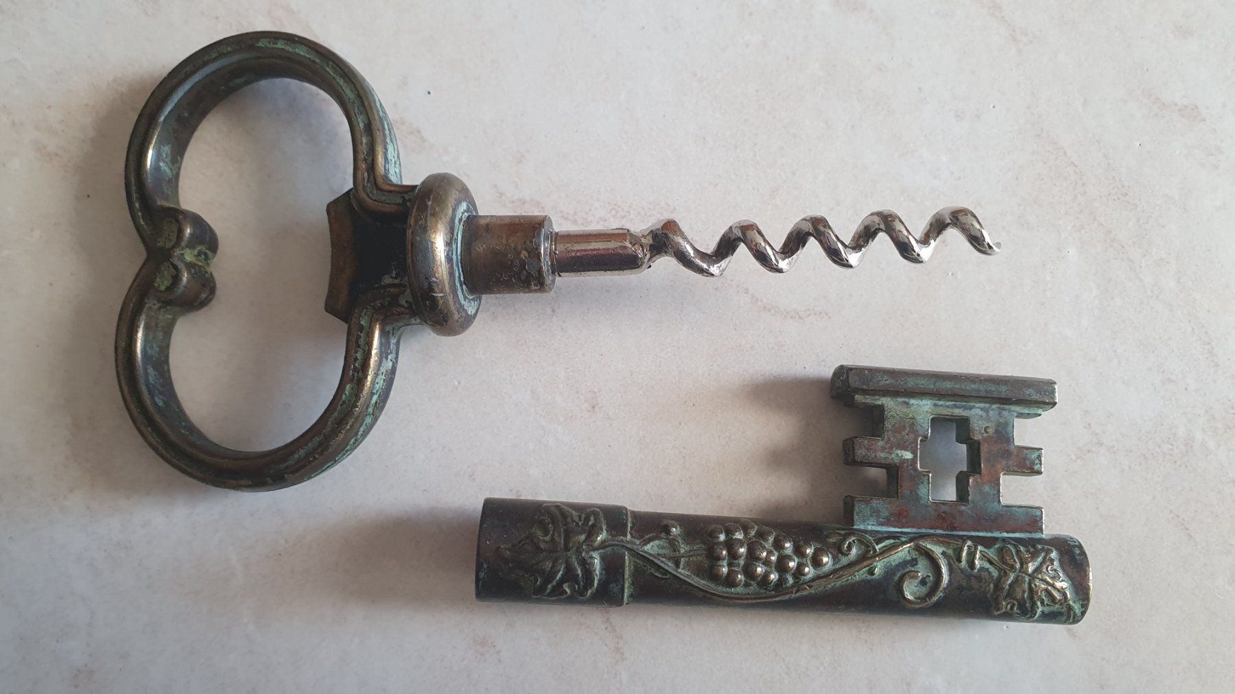 Apribottiglie & Tappi per chiusura: Schöne Korkenzieher mit Flaschenöffner – Usato da Winterthur venduto da Ywan1 6