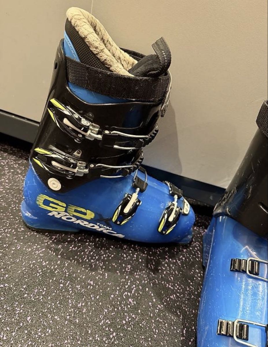 Nordica Scarpe da uomo: Nordica Skischuhe – Usato da Tennwil venduto da Zaylaaa 1