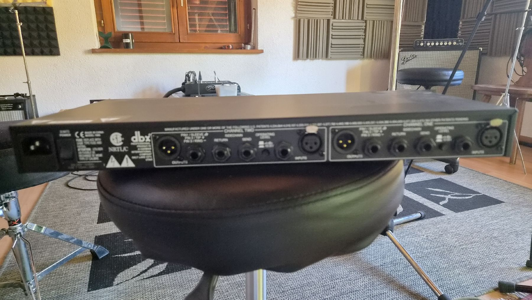 Strumenti musicali: DBX 1066 Compressor Limiter  – Usato da Rebeuvelier venduto da srh_y6vq 4