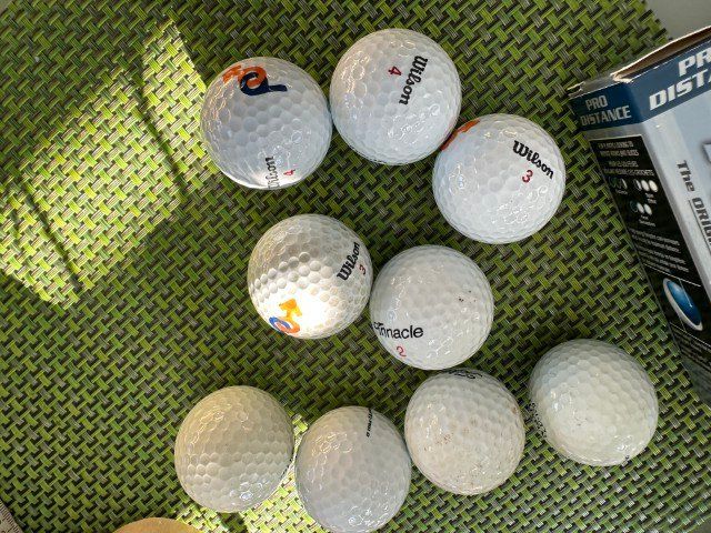 Wilson Bälle: 9 Golfbälle Golf basteln Kugeln Wilson – Gebraucht aus Brunnen von 23068 1