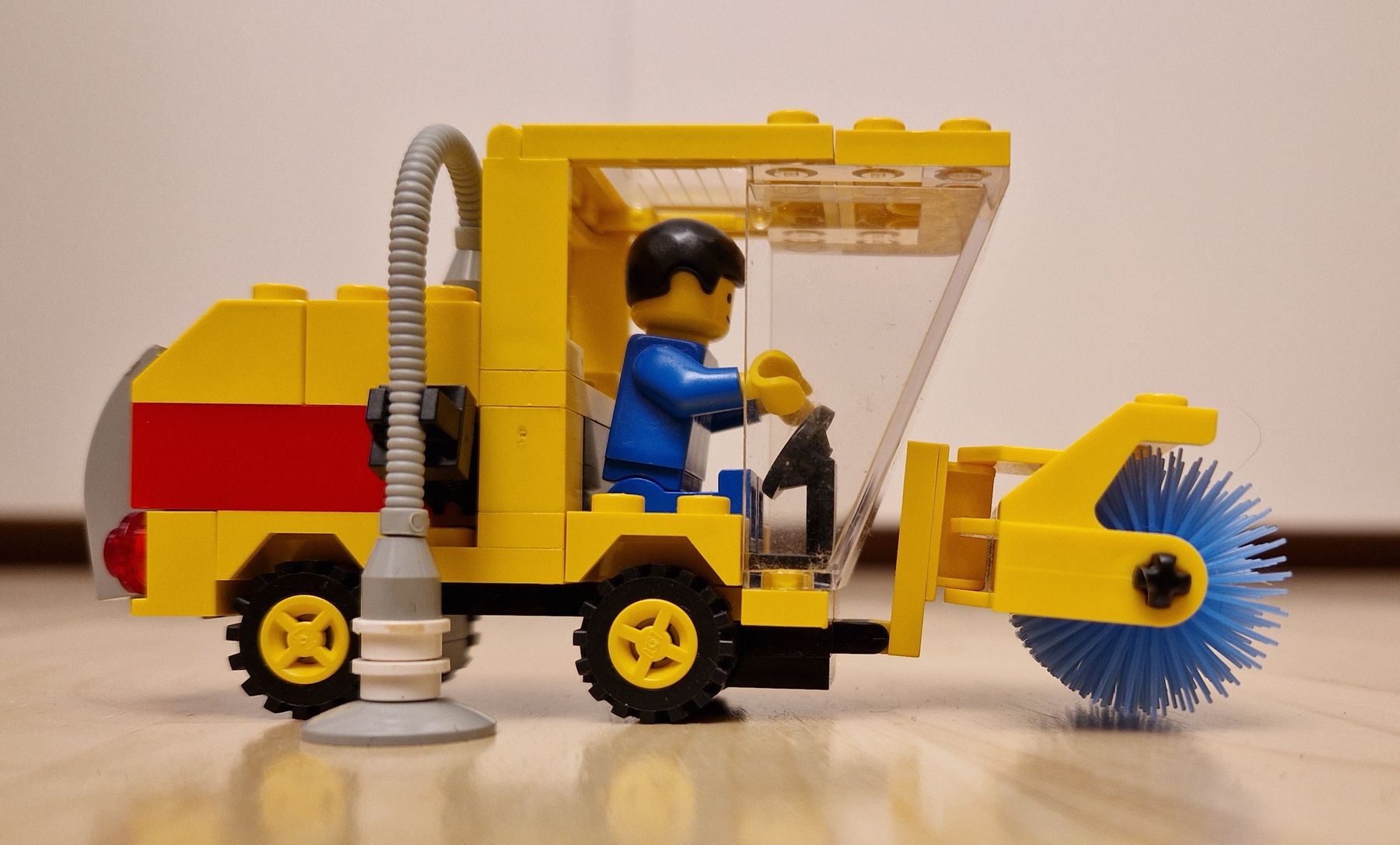 Lego Spielzeuge: Strassenwischmaschine – Gebraucht aus Opfikon von Meug 1