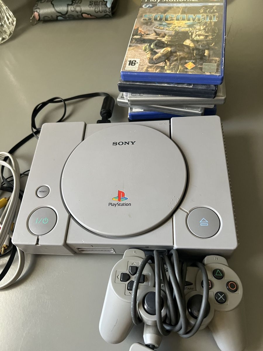 Sony Console: Ps1 avec accessoires et cd – Usato da Genève venduto da Gameretro.85