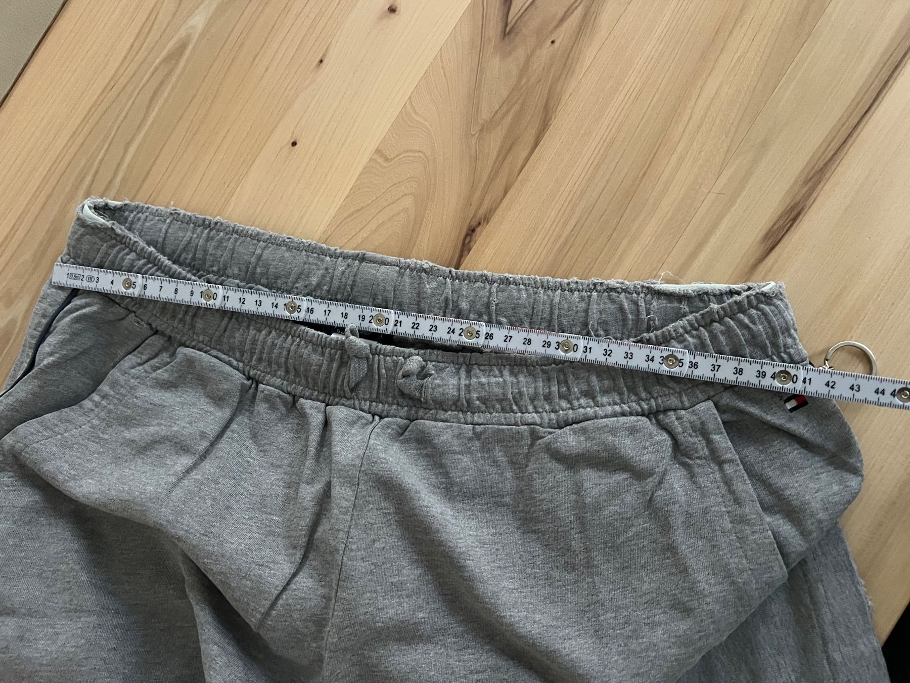 Tommy Hilfiger Pantalons: Tommy Hilfiger, leichte Jogginghose – Défectueux à Oberglatt ZH par dauerbrenner 6