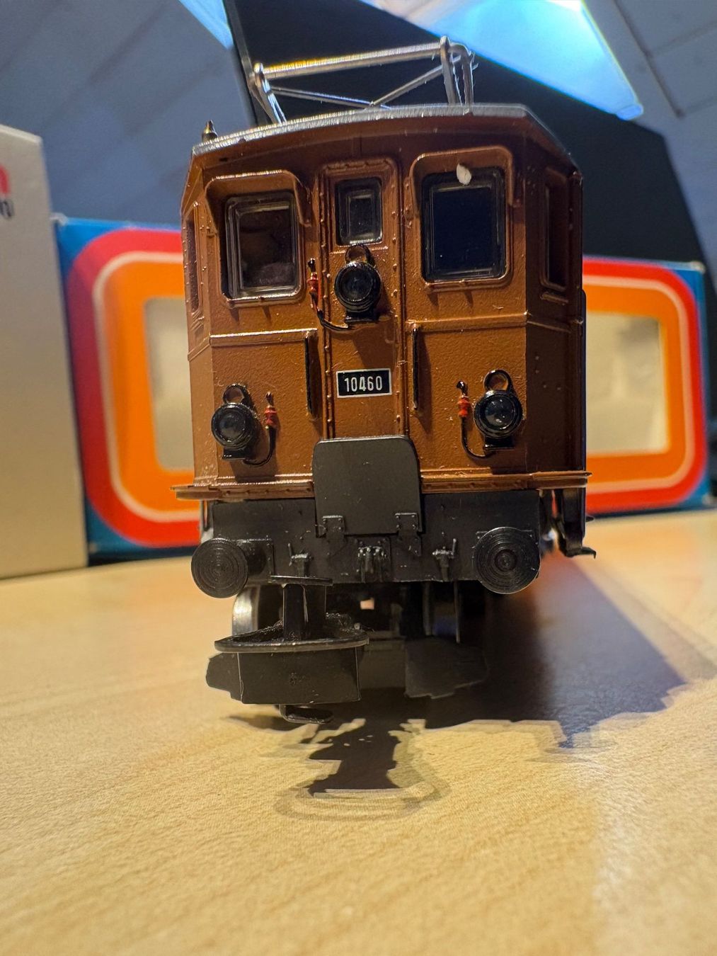 Märklin Trains électriques: Maerklin 3151 Ae 3/6 brune – Neuf avec emballage d'origine à Corcelles Payerne par Pierre66 2