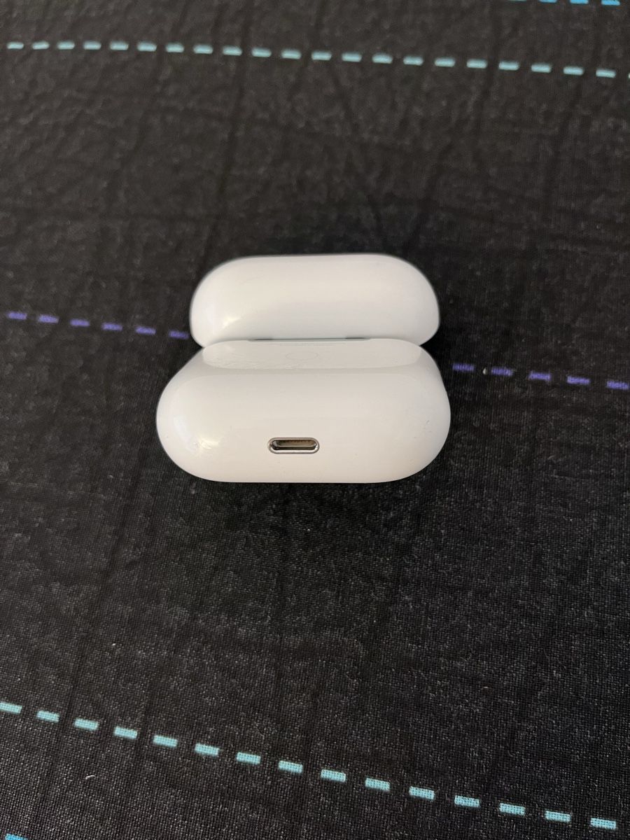 Apple Ladegerät: AirPods 3 Ladecase A2897 – Gebraucht aus Ballwil von lucky_wildiron 2