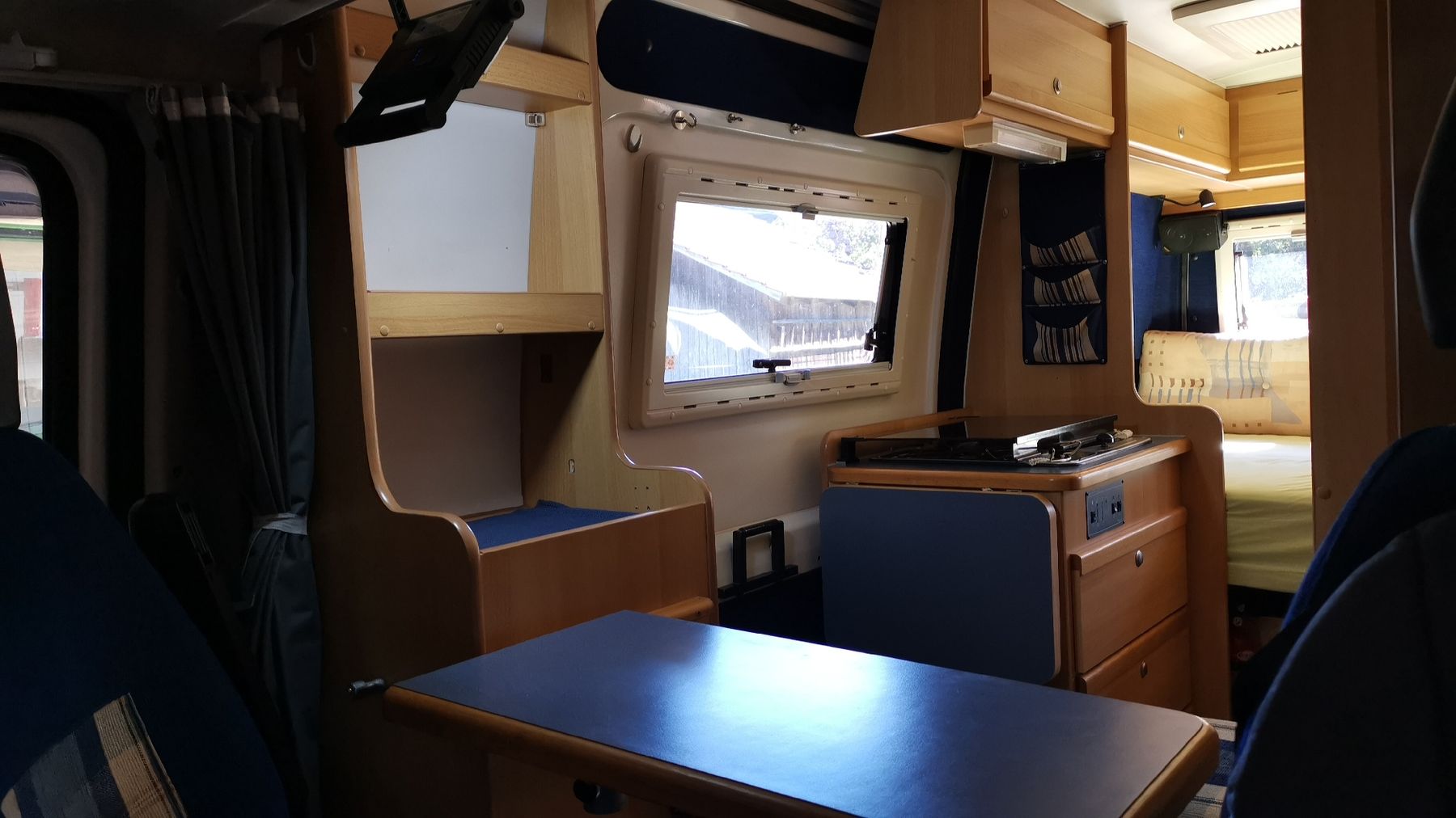 Veicoli da campeggio: Camper Peugeot Boxer – Usato da Oschwand venduto da Ueli26 6