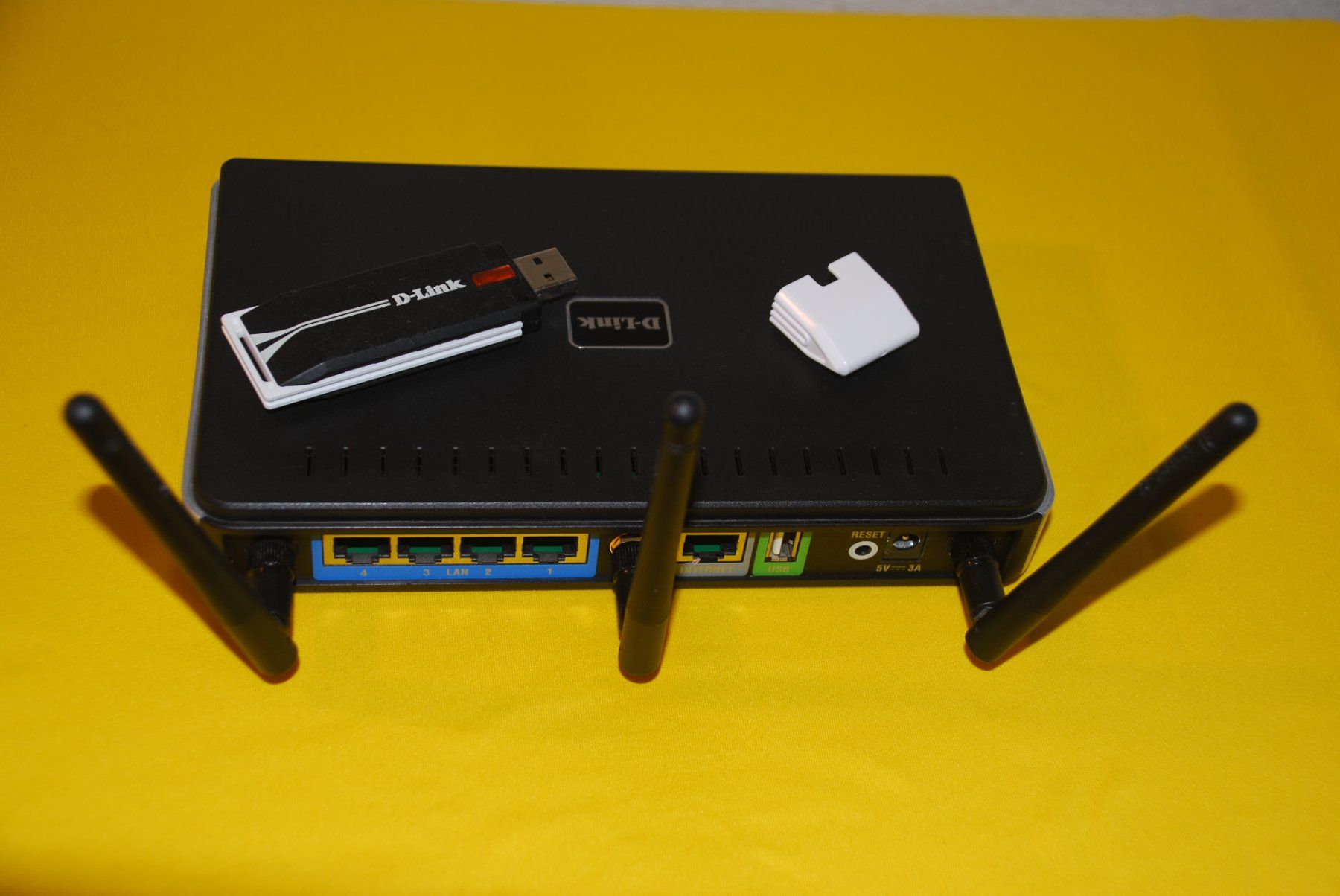 Dlink Modems & Router: D-Link DKT-410 Wireless N Router + USB Mini Adapter – Gebraucht aus Oberengstringen von doexpress 1