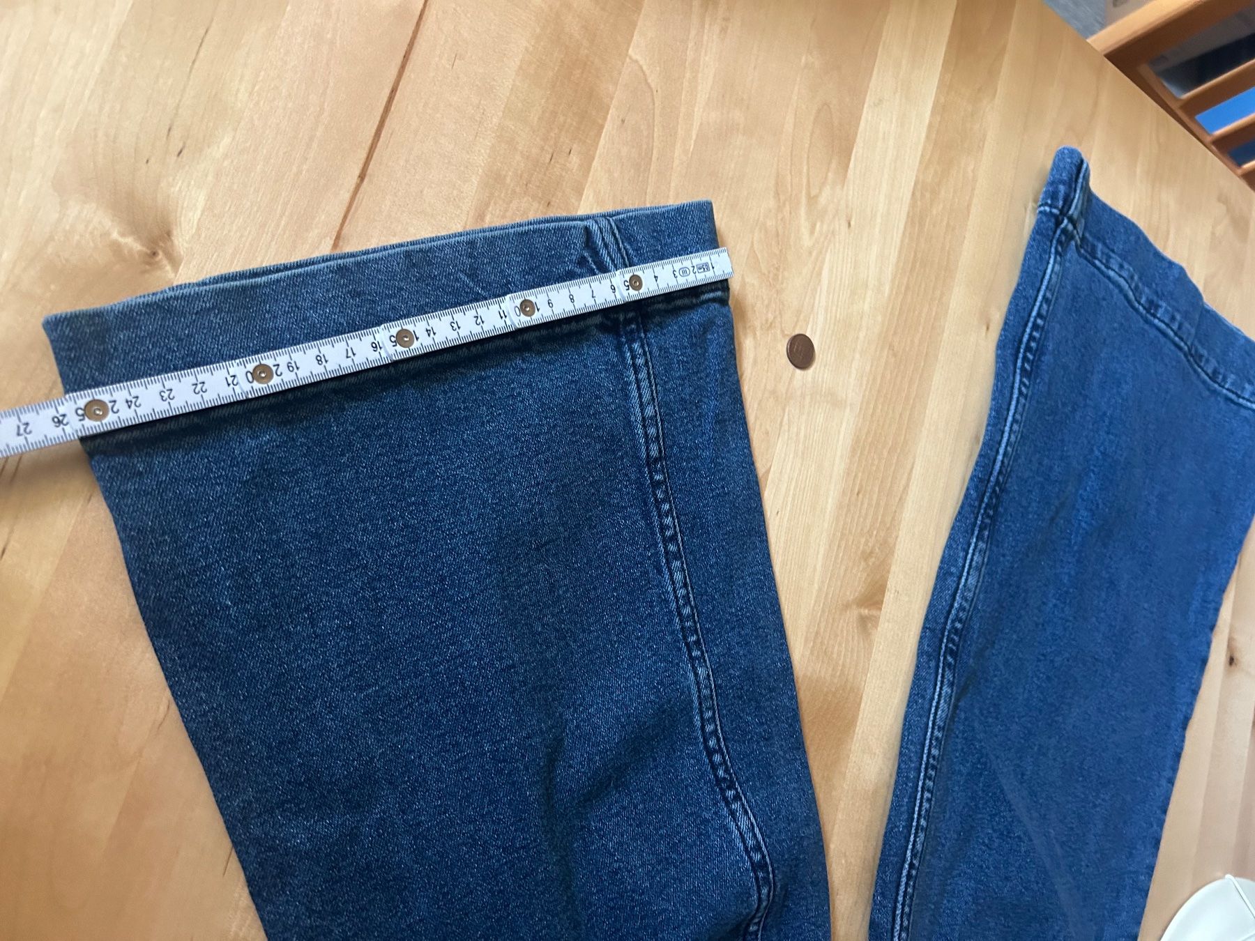 Pantaloni: Pantalon taille S - look tendance! – Usato da St-Prex venduto da mar_f6t6 6