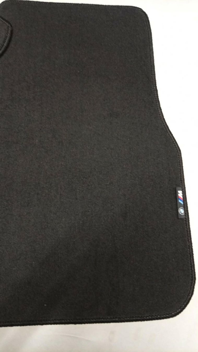 BMW Tapis / Bacs: TAPIS BMW – Neuf avec emballage d'origine à Cortaillod par dps_5866 1