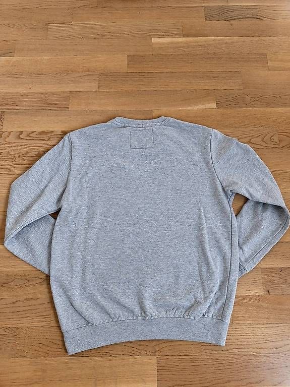 Pullover & Sweatshirts: Pullover - Gr. XS - Grau – Gebraucht aus Effretikon von ali_k7q8 1