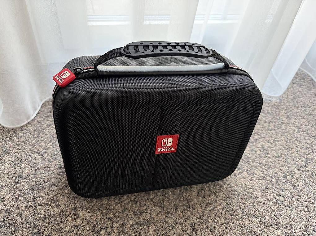 Etuis de protection: Nintendo Switch Case – D'occasion à Stettlen par Michaelg79
