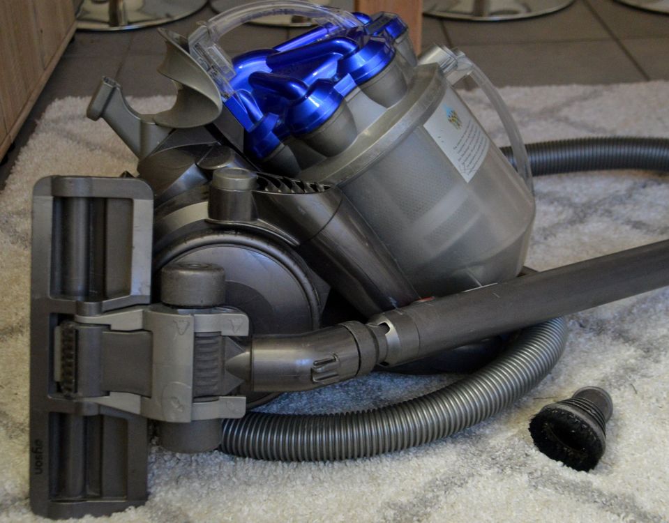 Dyson DC20 Staubsauger / aspirateur | Kaufen auf Ricardo