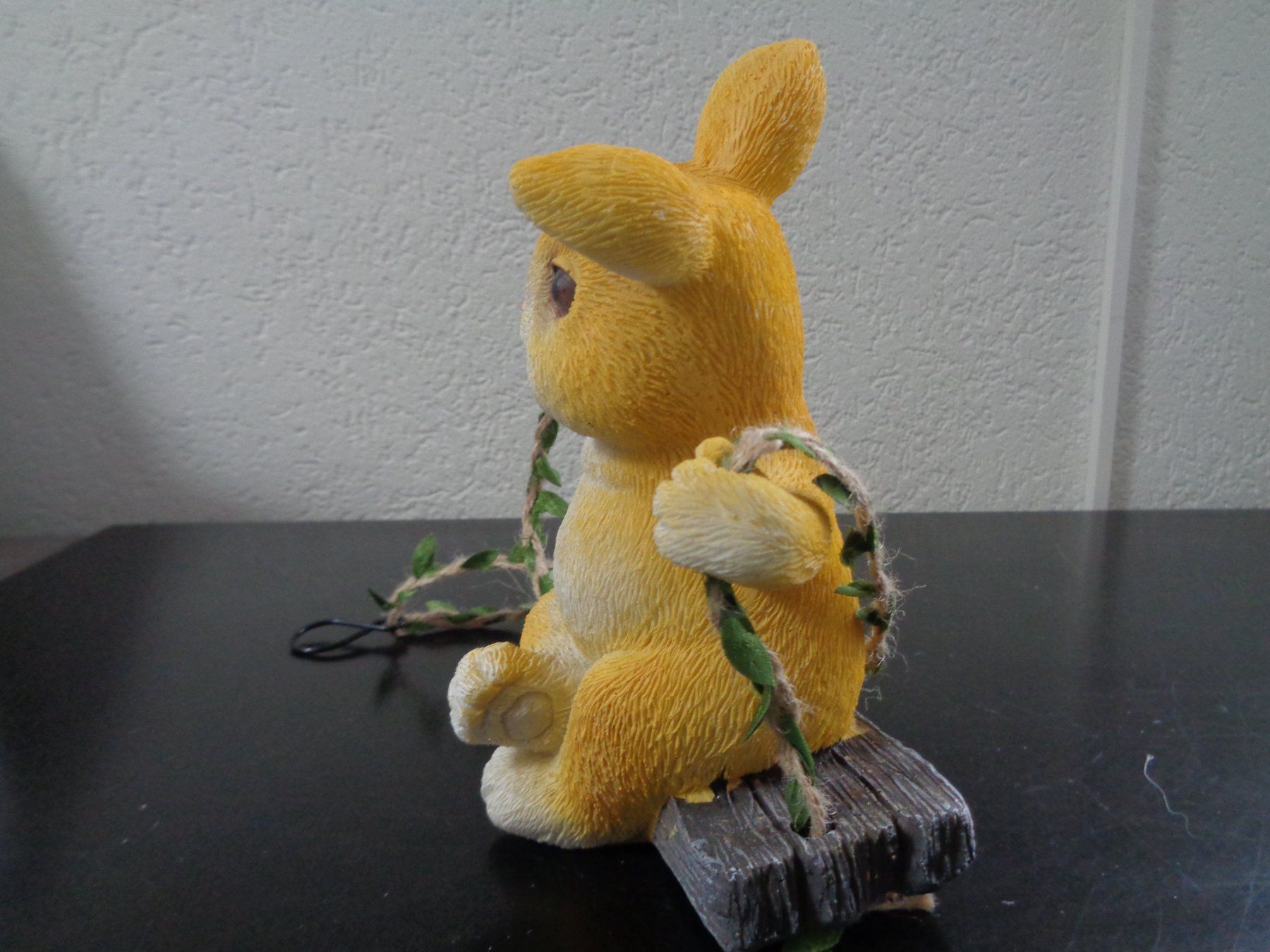 Statuette: Hase auf Schaukel (16.5 cm) – Nuovo e nell'imballaggio originale da Langenbruck venduto da Gumsi 3