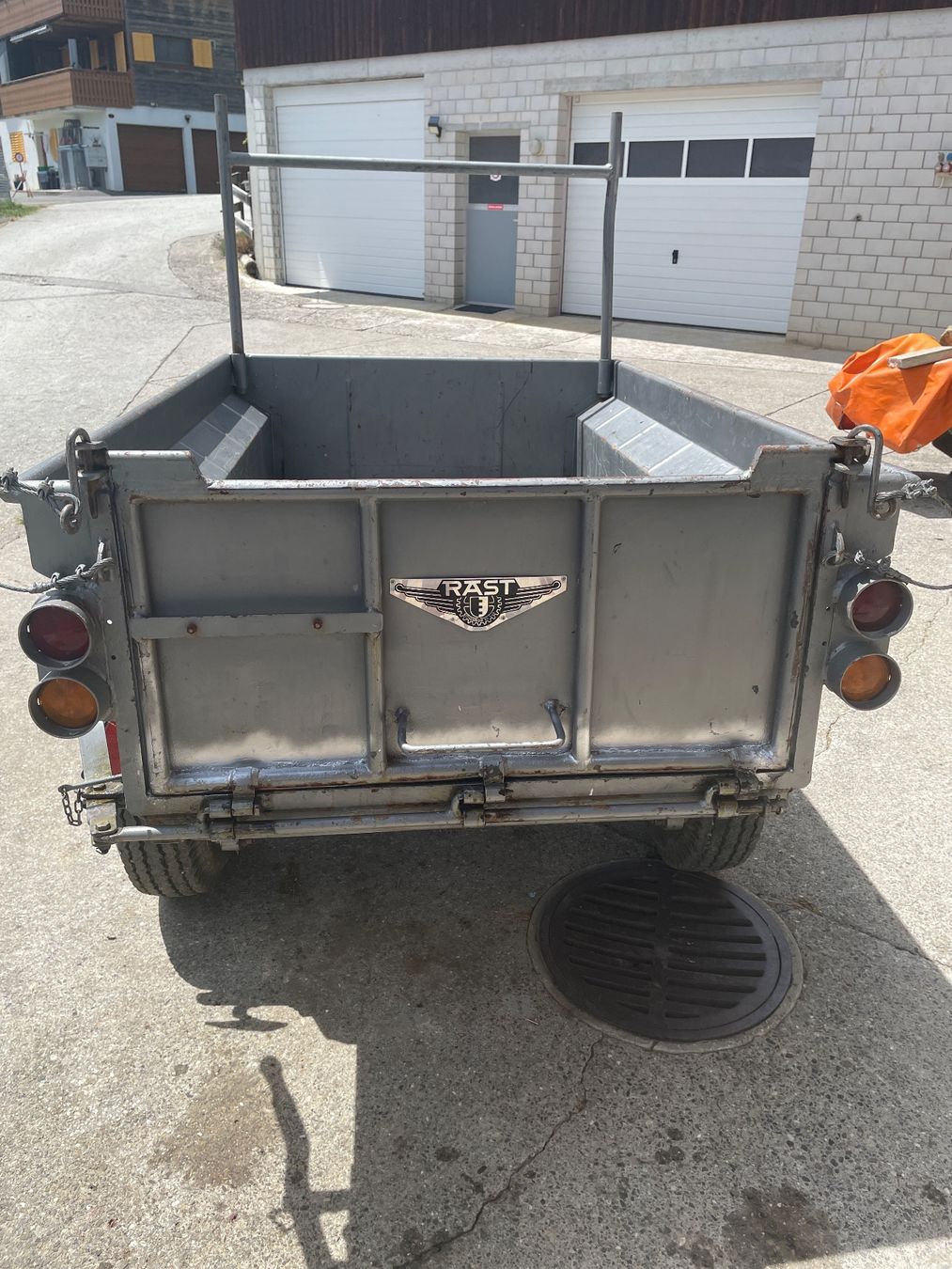 Camions-bennes: Rückwärts Kippanhänger – D'occasion à Steinen par Muli5 3