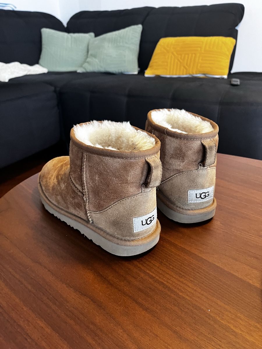 Ugg Scarpe per ragazze: UGG Stiefel, short – Usato da Engelburg venduto da Michi_74