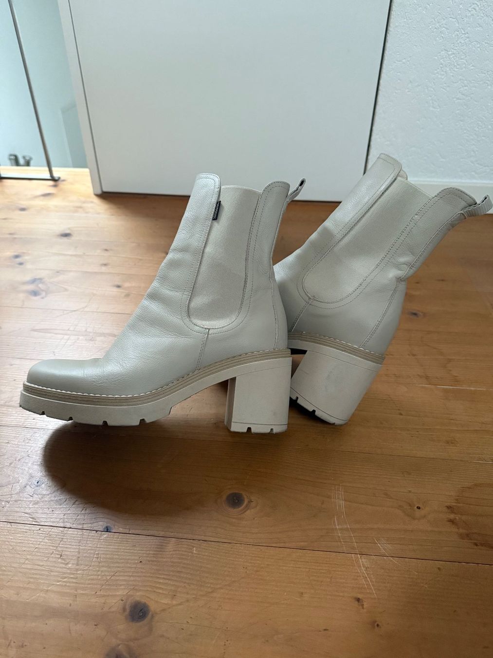 Scarpe da donna: Stiefelette NeroGiardini beige, Gr. 39 – Usato da Biel/Bienne venduto da 0312tanja