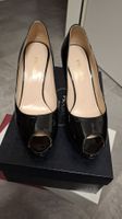 Schwarze Lack-Peeptoes von Prada, Grösse 38.5, Top Zustand!