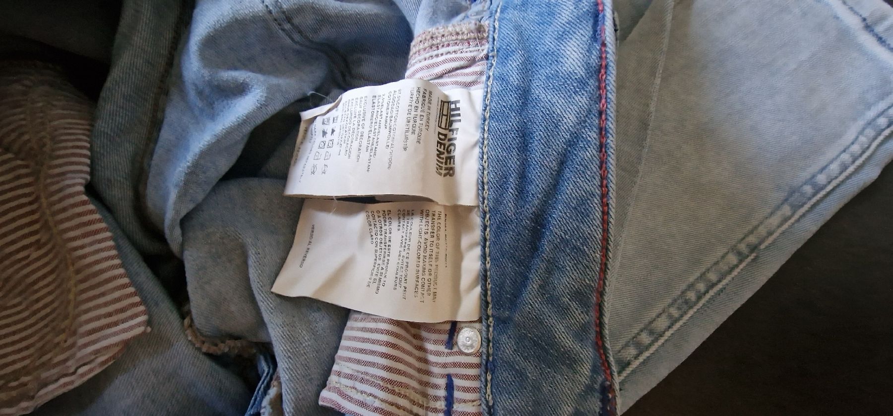 Tommy Hilfiger Jeans: Tommy Hilfiger Jeans – Usato da Oftringen venduto da bin_2wk8 2