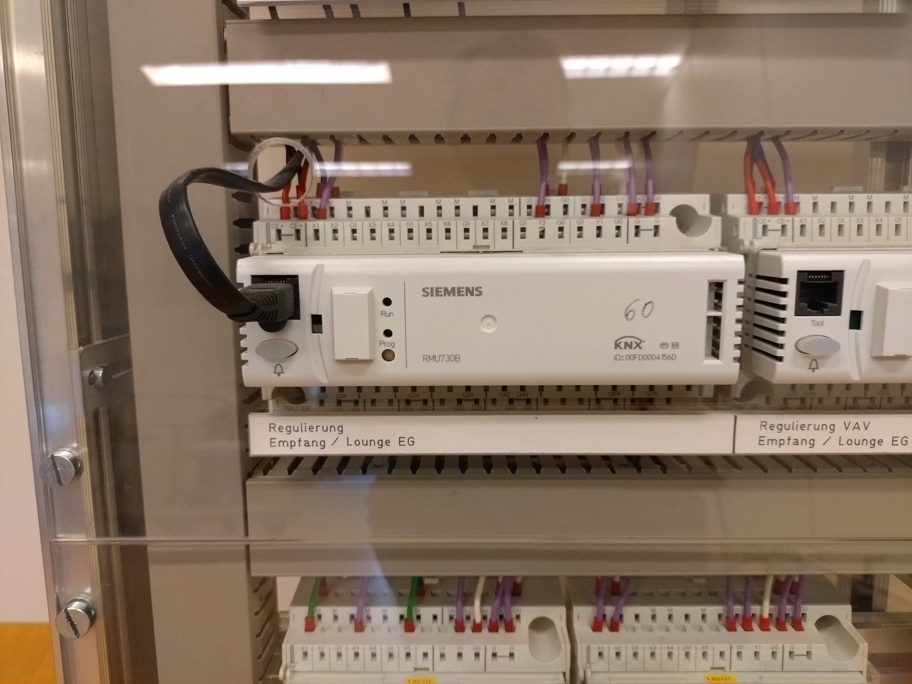 Siemens Componenti elettronici: KNX Steuertableau kompl. mit Siemens Komponenten – Usato da Steinhausen venduto da _Bergler_ 3
