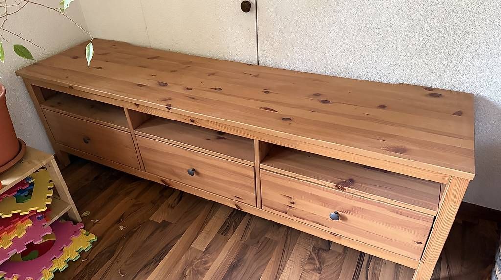 Meubles TV: Hemnes TV möbel – D'occasion à Ennetbühl par msworld1983