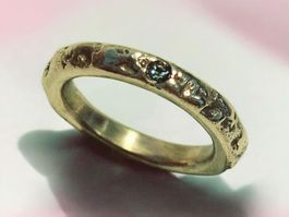 Wilder Bronzering mit blauem Topas, Ringgrösse 49,5.