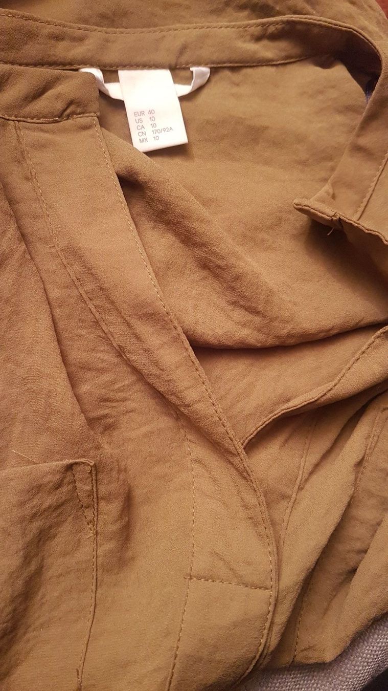 H&M Camicette: Olivgrüne luftige weite Bluse – Nuovo (secondo la descrizione) da Oberengstringen venduto da Sheera7 6