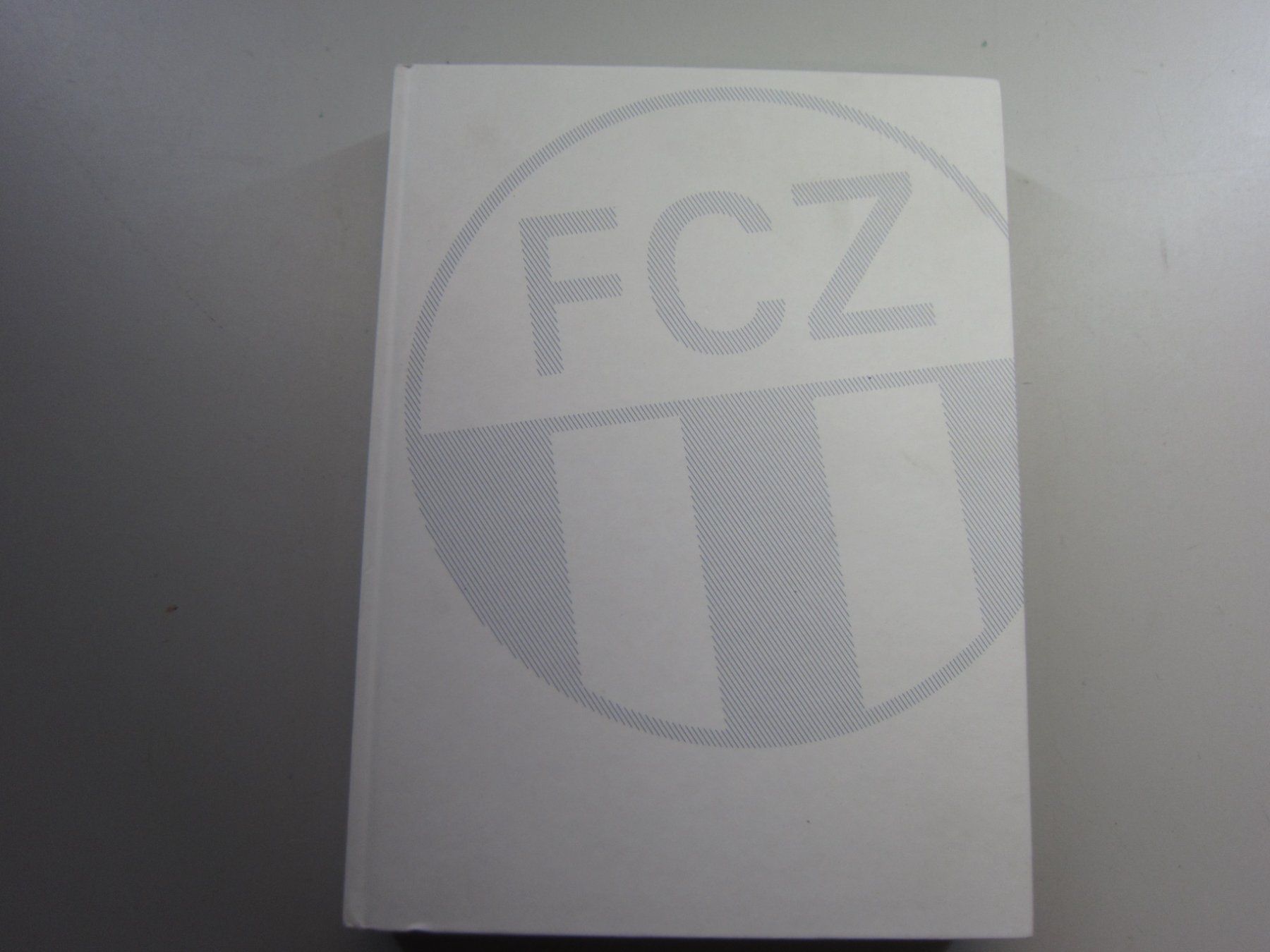 Libri: FCZ Fanbuch 1896 bis heute 2010 – Nuovo e nell'imballaggio originale da Kilchberg ZH venduto da Cuculus1