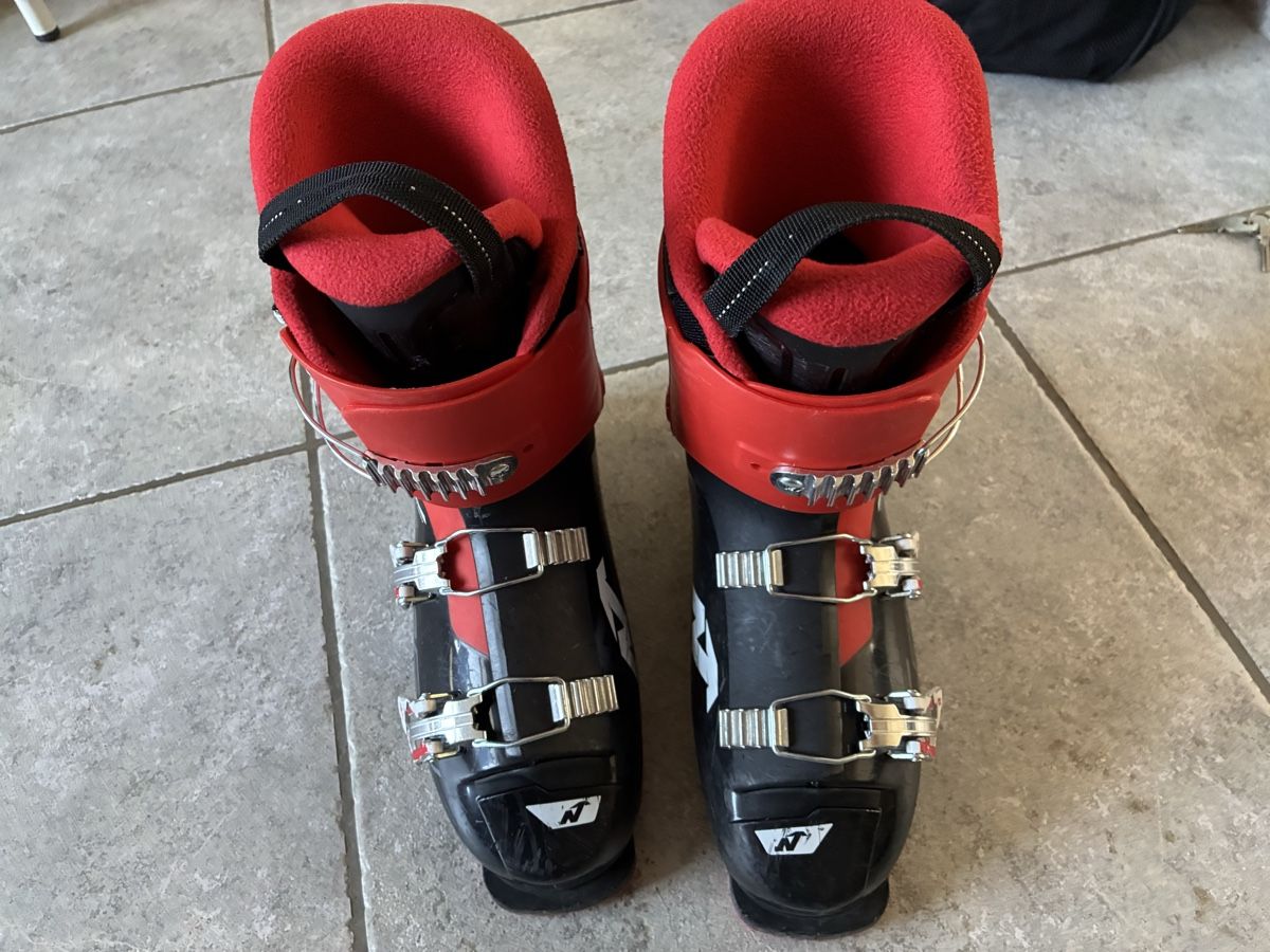 Nordica Schuhe für Jungen: Nordica Speedmachine J3 – Gebraucht aus Aarau Rohr von Sheeno 3
