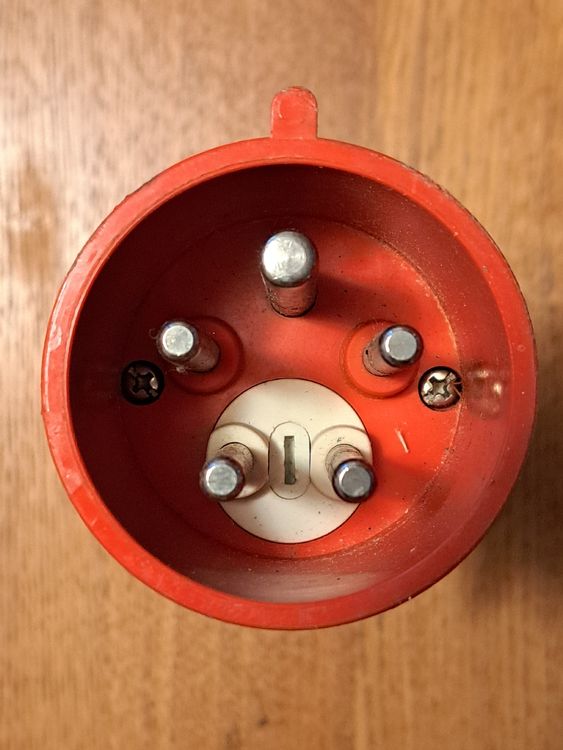 Stecker: Stecker 32 Amper – Gebraucht aus Wettingen von ML03