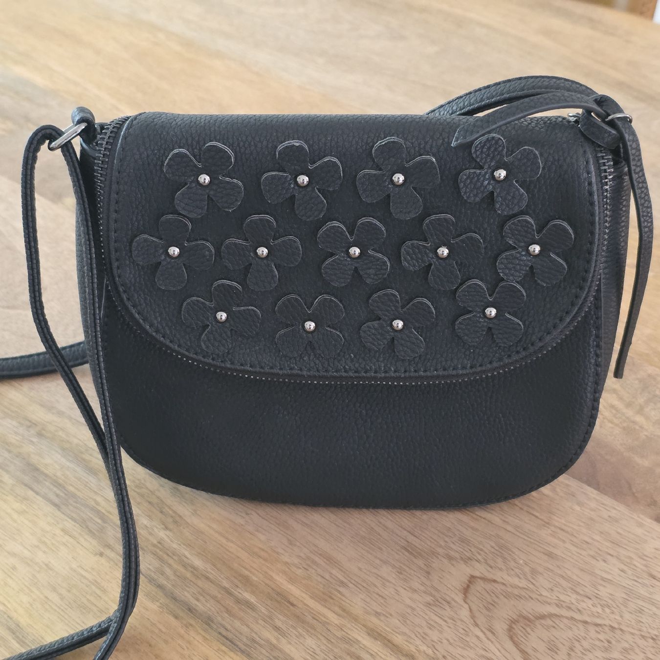 Borse da donna: Wunderschöne  Damen Tasche schwarz Blumenmuster Neu – Nuovo (secondo la descrizione) da Rheinsulz venduto da Gilea 1
