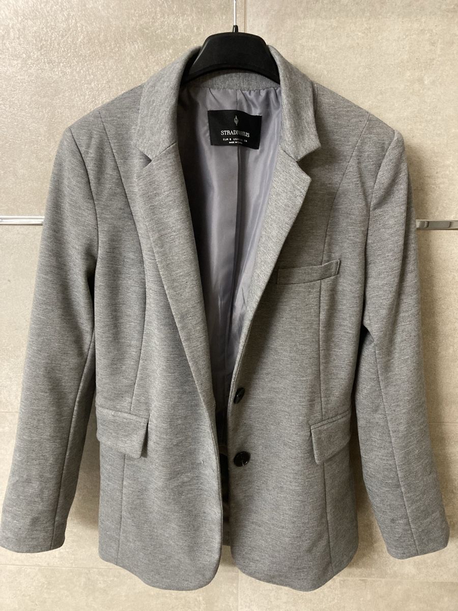 Completi & Tailleur: Stradivarius Grey Blazer - Size S! – Usato da Ettingen venduto da mis_68gg