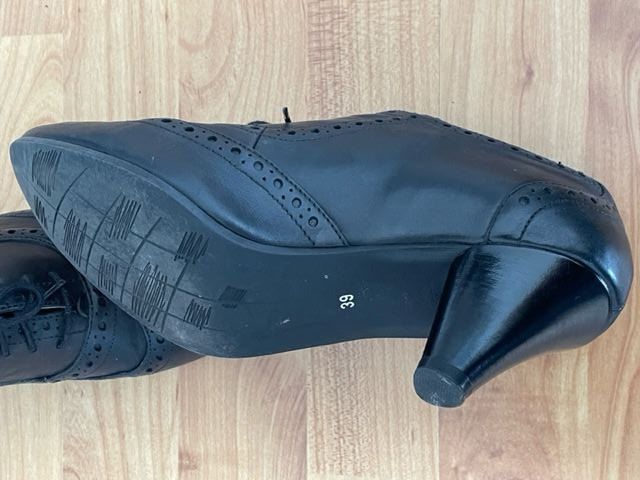 Scarpe da donna: Leder Halbschuhe, Absatz 5.5 cm, Grösse 39 – Usato da Niederweningen venduto da sho_mb8y 4