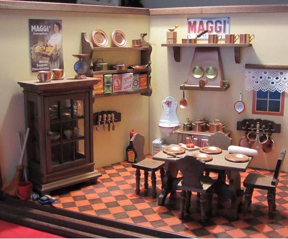 Case e mobili per bambole: Wunderschöne nostalgische Maggi - Küche - komplett original – Usato da Zürich venduto da Adebar0 3