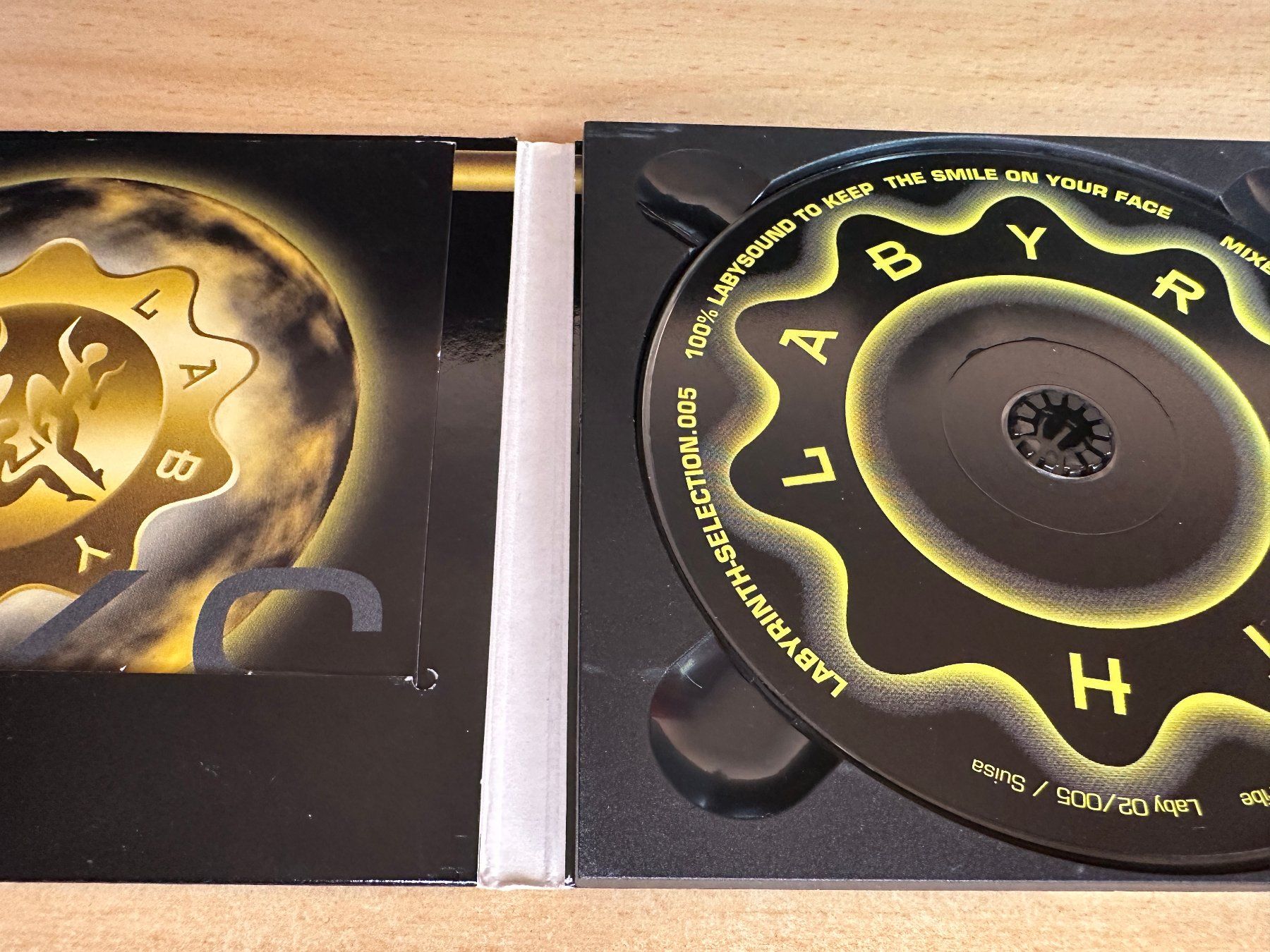 CD: Michael K & Mental X – Labyrinth_Selection.005 – Usato da Rikon im Tösstal venduto da Alpenmutz 2
