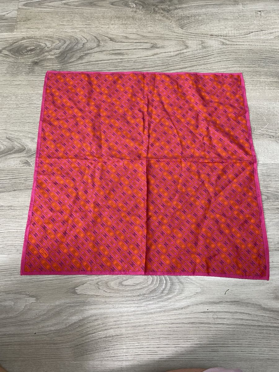 Celine Foulard & Sciarpe: Foulard Céline – Usato da Montreux venduto da Perledor