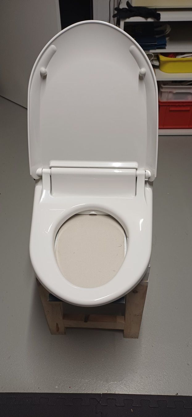 Geberit WC: WC Aufsatz Geberit 4000 – Usato da Neerach venduto da Milangruen 1
