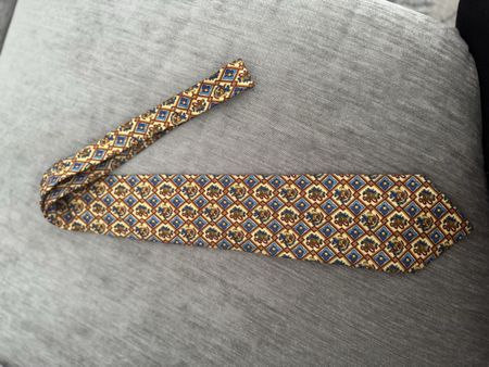 Elegante Seidenkrawatte - Zeitloses Design für den Herbst!